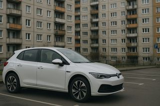 Spočítali jsme, kolik ve skutečnosti platí za ježdění elektromobilem člověk, který bydlí na sídlišti